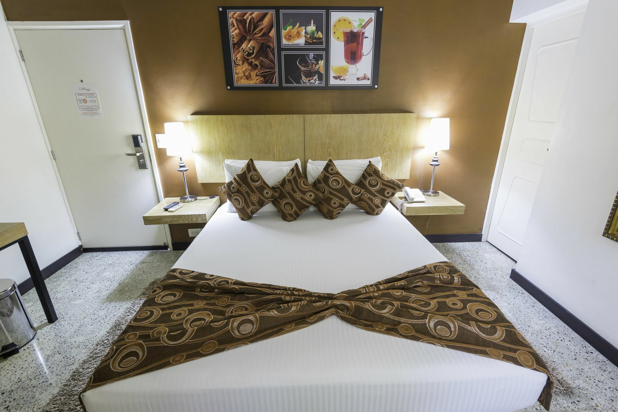 Hotel Aromax Del Campestre Меделин Екстериор снимка